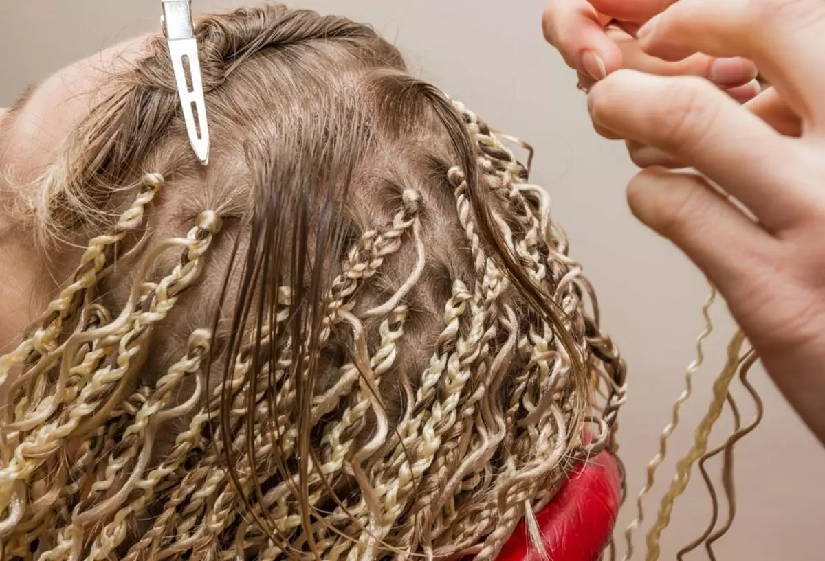 Koshets Zizi (67 Billeder): Sådan Weave Weave Spit Zizi? Hvordan laver man en frisure med imagocos pige med kort hår? Trin-for-trin instruktioner til vævning og anmeldelser 5748_53