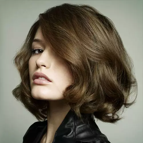 理发到肩膀（74张）：女性头发的时尚诺特丽。如何切割直发介质长度？美丽的体积发型 5749_39