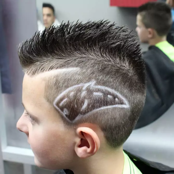Hairstyles for ბიჭები 7-9 წლის (34 ფოტო): ციცაბო და მოდური ბავშვთა haircuts, ელეგანტური მოგრძო hairstyles და სხვა პარამეტრები 5752_22