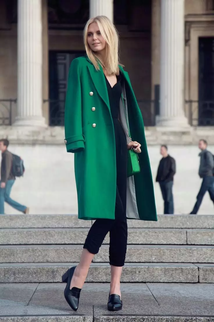 Abrigo clásico femenino (75 fotos): lo que lleva, de moda 2021, inglés, encapuchado, con un cuello inglés, hasta la rodilla, largo 575_28