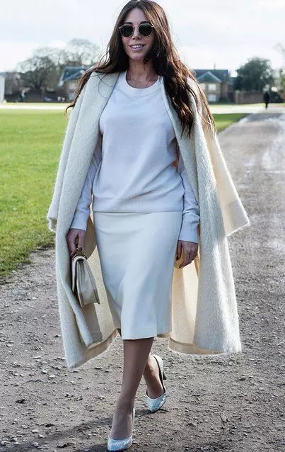Áo khoác nữ cổ điển (75 ảnh): Cái gì đang mặc, thời trang 2021, tiếng Anh, trùm đầu, với cổ áo tiếng Anh, đến đầu gối, dài 575_60