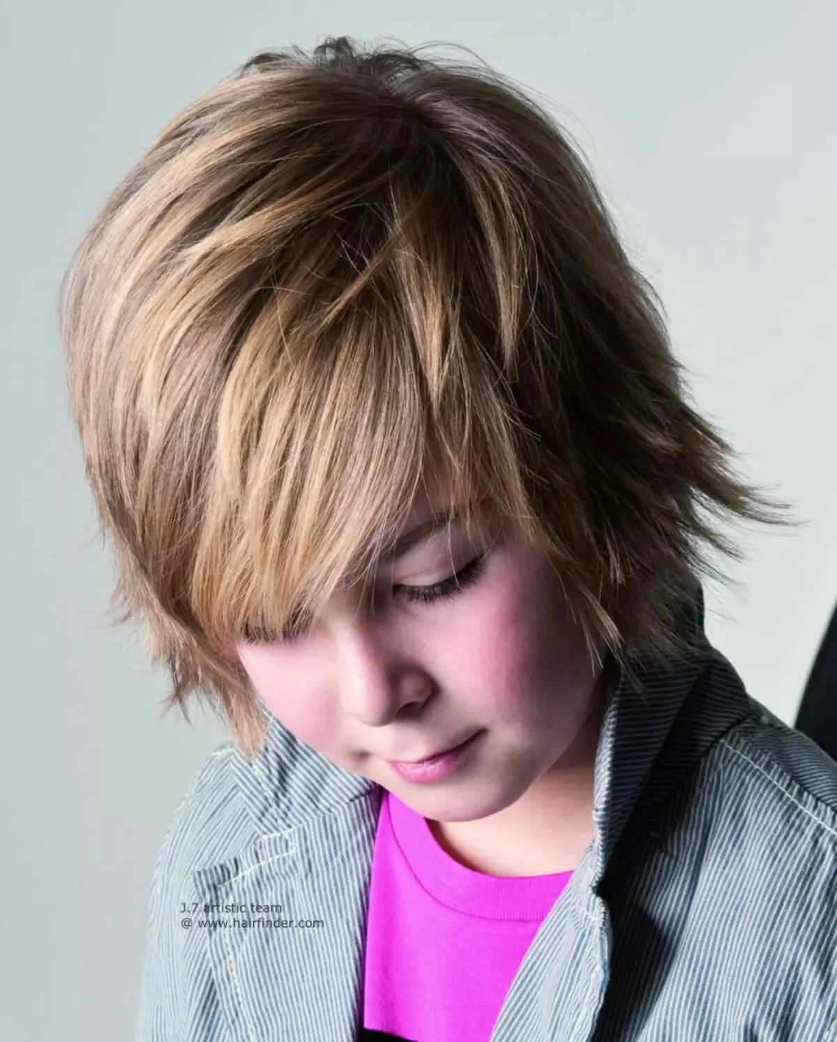 Hairstyles untuk Boys 10-14 tahun (70 gambar): Potongan rambut bergaya untuk remaja 12 tahun. Bagaimana untuk memilih gaya rambut yang sejuk dan cantik untuk kanak-kanak lelaki selama 13 tahun? Contoh model dan gaya rambut yang sejuk 5766_20