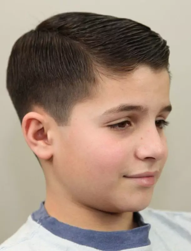 Фризури за дечаке 10-14 година (70 фотографија): модне фризуре за адолесценте 12 година. Како одабрати цоол и прелепе фризуре за дечаке 13 година? Примери модела и цоол фризуре 5766_36