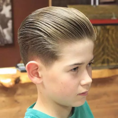 Haarstyle vir seuns 10-14 jaar oud (70 foto's): Modieuse kapsels vir adolessente 12 jaar. Hoe om koel en pragtige haarstyle vir seuns vir 13 jaar te kies? Voorbeelde van model en koel haarstyle 5766_5