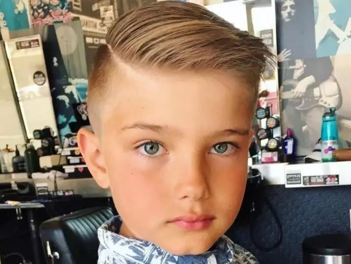 Hairstyles voor jongens 10-14 jaar oud (70 foto's): Modieuze kapsels voor adolescenten 12 jaar. Hoe kies je coole en mooie kapsels voor jongens voor 13 jaar? Voorbeelden van model en coole kapsels 5766_50