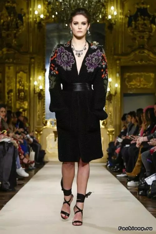 Italijanski plašč (113 fotografij): Ženska plašč iz Italije, Down Coats, Trendy 2021, iz italijanskih tkanin, blagovne znamke 576_102
