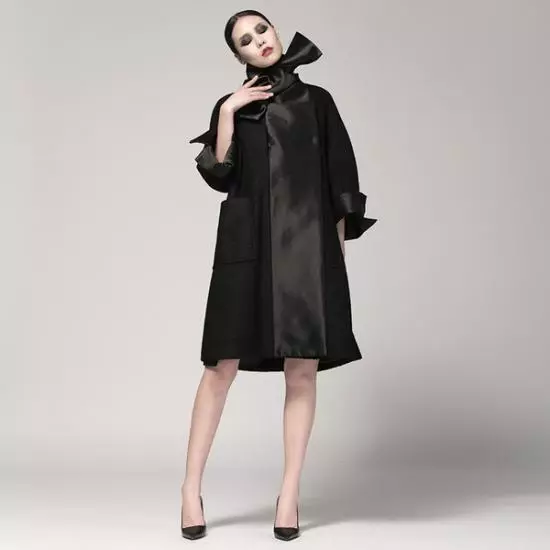 Áo khoác Ý (113 ảnh): Áo khoác nữ từ Ý, áo khoác xuống, hợp thời trang 2021, từ vải Ý, thương hiệu 576_18