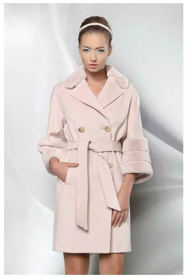 Italian coat (113 Photos): Female coat mula sa Italya, Down Coats, Trendy 2021, mula sa Italian Fabrics, Brands 576_4