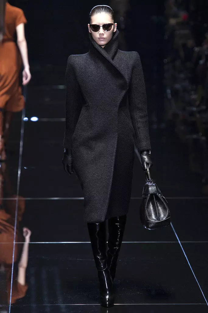 Manteau italien (113 photos): femme manteau d'Italie, bas manteaux, tendance à la mode 2021, de tissus italiens, marques 576_56