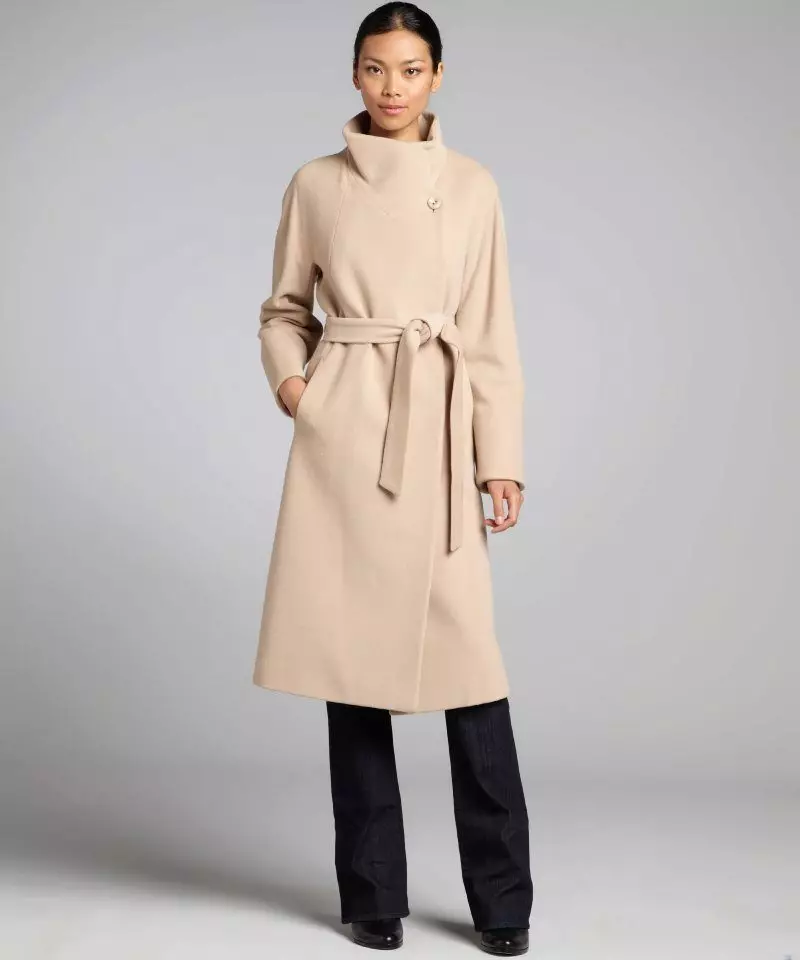 Italian coat (113 Photos): Female coat mula sa Italya, Down Coats, Trendy 2021, mula sa Italian Fabrics, Brands 576_62