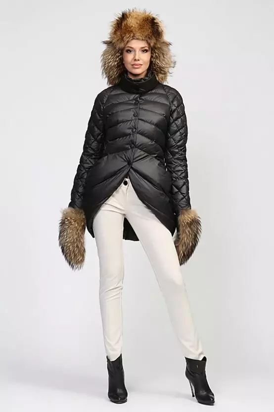 Manteau italien (113 photos): femme manteau d'Italie, bas manteaux, tendance à la mode 2021, de tissus italiens, marques 576_68