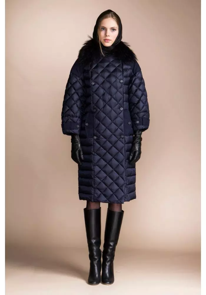 Talianska kabát (113 fotografií): ženský kabát z Talianska, dole kabátov, trendy 2021, od talianskych tkanín, značiek 576_72