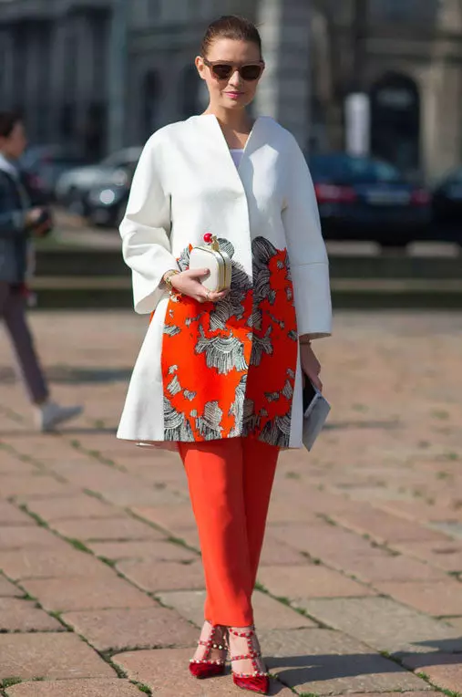 Italian coat (113 Photos): Female coat mula sa Italya, Down Coats, Trendy 2021, mula sa Italian Fabrics, Brands 576_86