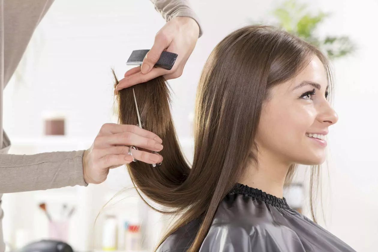 Колико често требате да исечете косу? Када да пресечете косу тако да они брже расту? Савети професионалаца 5774_14