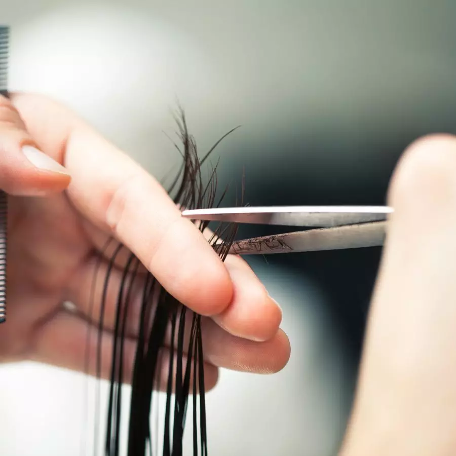 Saç İpuçları Nasıl Kesilir? 40 Fotoğraf Bağımsız olarak köknar Nasıl saçlar evde biter ve onları ne sıklıkta kesmek zorundalar? 5776_25