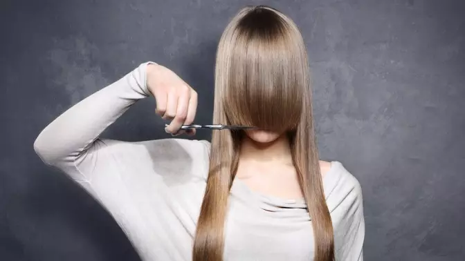 Sådan skærer du hårtips? 40 Billeder Sådan selvstændigt gran håret slutter hjemme, og hvor ofte skal de skære dem? 5776_4
