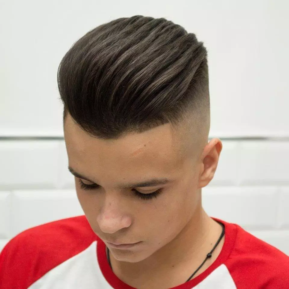 لڑکوں کے لئے Hairstyles (27 فوٹو): اسکول کے بچوں کے لئے فیشن Hairstyles 9-12 سال کی عمر 2022، کشور کے لئے کھڑی سکول Haircuts 5781_20