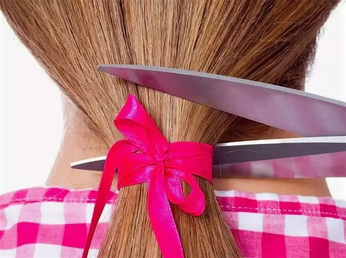 Kam na to, aby ste mohli robiť vlasy po natrhnutí doma? Je možné vyhodiť drvené vlasy? 5786_9