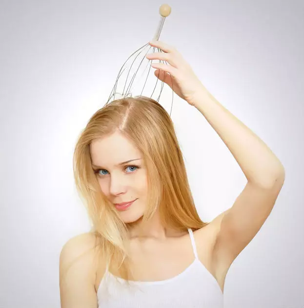 Spit ngược (89 ảnh): Làm thế nào để dệt bím tóc trong phó? Hướng dẫn từng bước về dệt bím tóc trong ra khỏi mái tóc dài và ngắn 5807_16