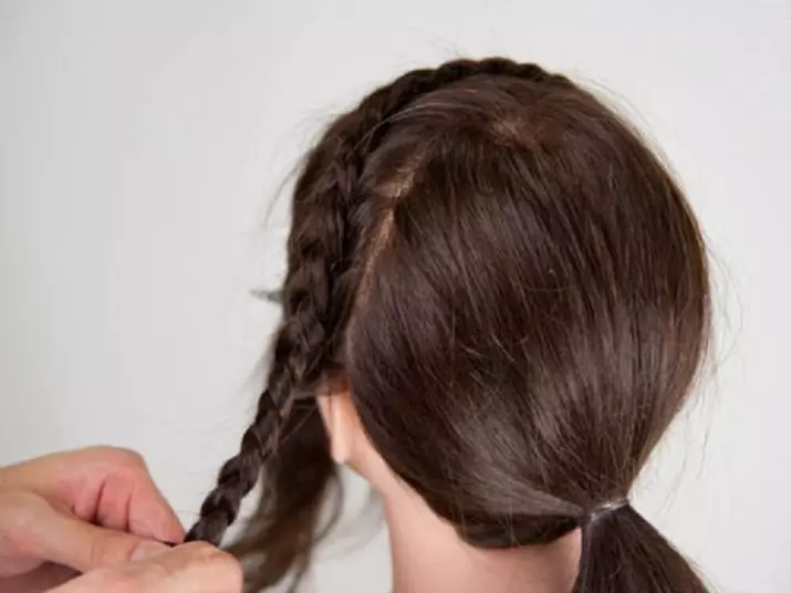 Kudri z pigtails (43 photos): Jak to prkénku vlasů na noc dostat krásné vlny? Jak vytvořit vlnité kadeře pomocí pájené na mokré vlasy? 5809_32