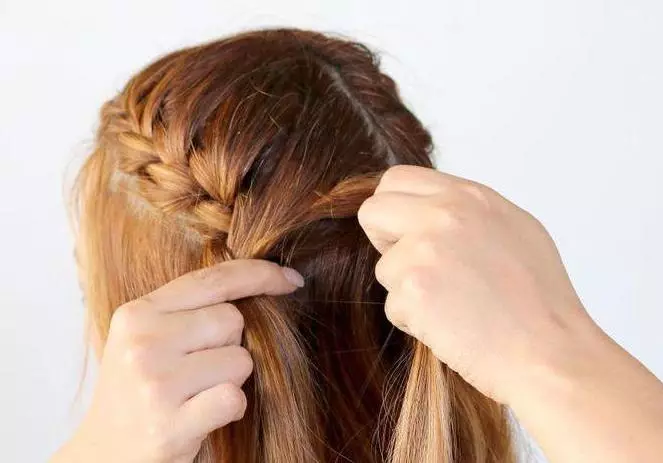 How to braid two pigtails? 61 Photos How to weave 2 braids from long hair? Weaving braids on the sides. Beautiful hairstyles with braids and loose hair 5817_11