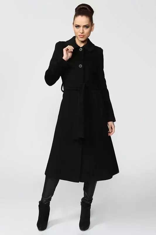 Classic Black Coat (68 foto): Apa yang harus dipakai 581_15
