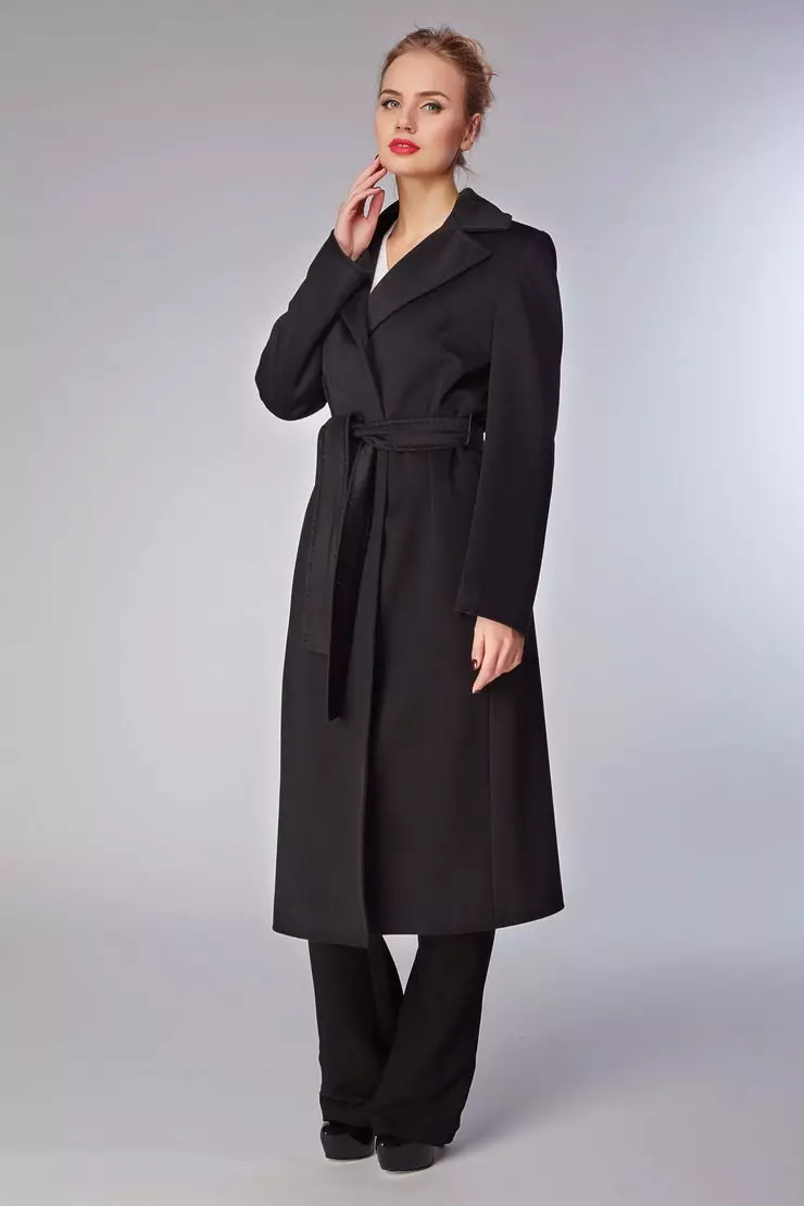 Classic Black Coat (68 foto): Apa yang harus dipakai 581_17