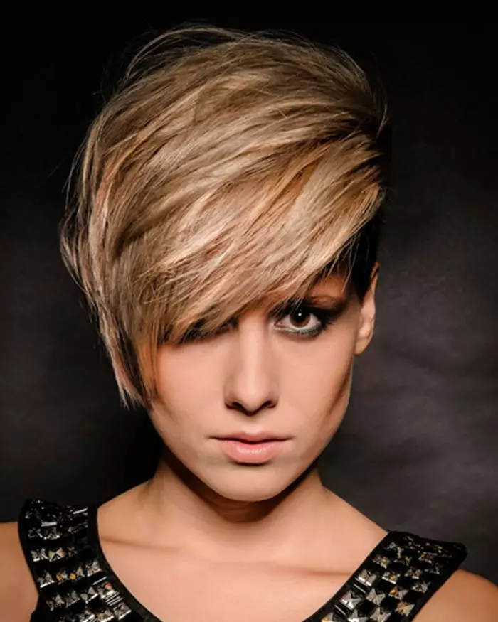 Creative haircuts (71 photos): Fashionable women's hairstyles for women with long and short hair, laying options 5822_18