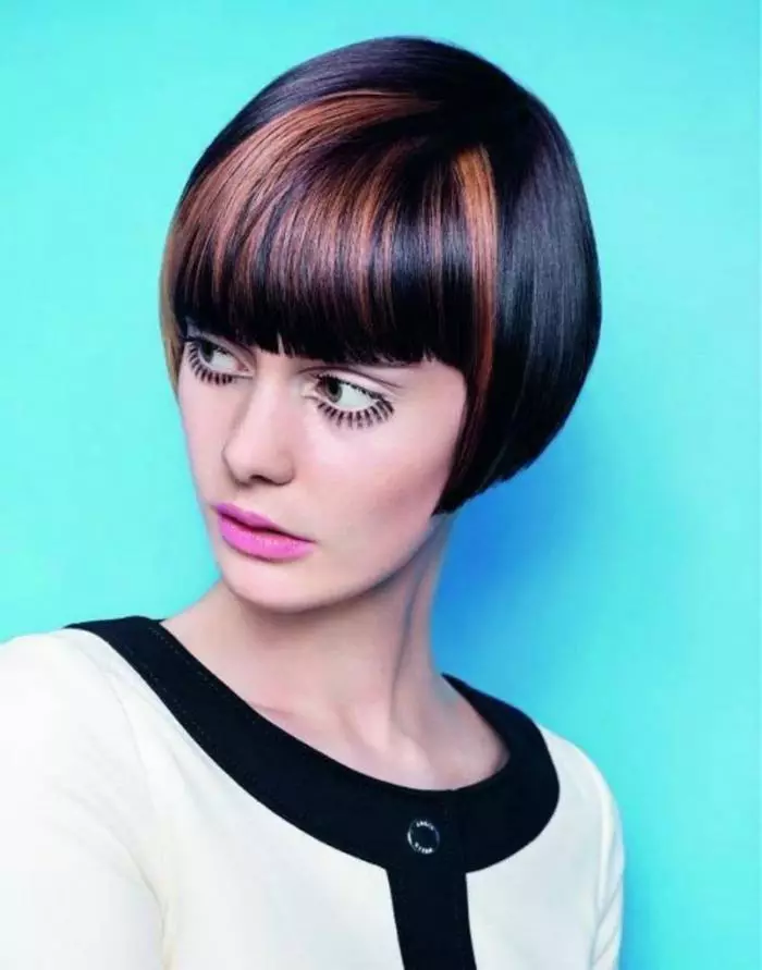 Kulit rambut Kreatif (71 Foto): Gaya rambut wanita modis kanggo wanita kanthi rambut dawa lan cendhak, pilihan layang 5822_35