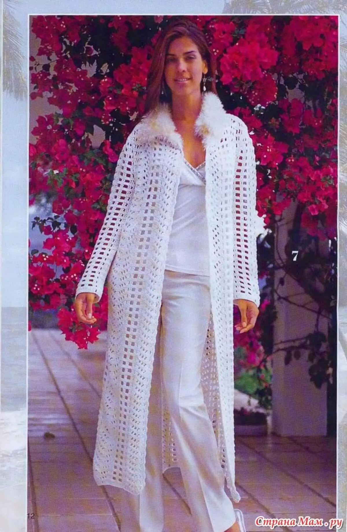 Wanita Putih Coat (183 Foto): Pendek, Dari Mango, Dari Belarus, Bagaimana Membersihkan Coat, Long, Scarf untuk Coat Putih, Berpakaian 583_90