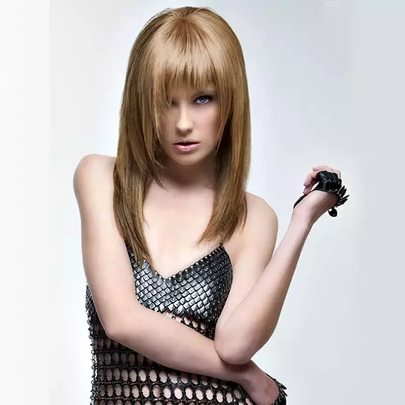 ასიმეტრიული თმის ვარცხნილობა გრძელი თმა (38 ფოტო): ქალი hairstyles ერთად ასიმეტრია ერთად bangs და მის გარეშე 5855_30