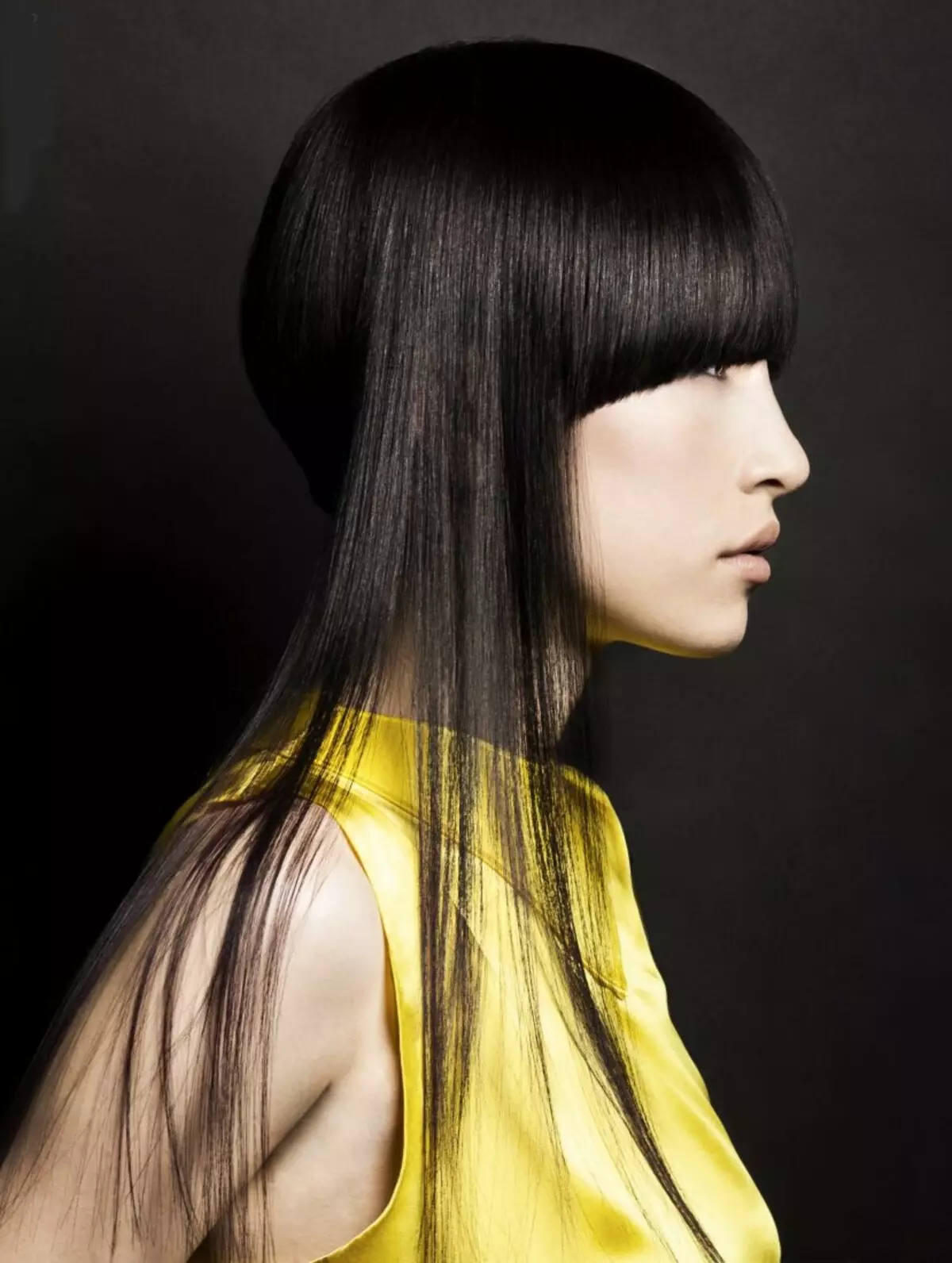 Asymmetresch Hoercuts fir laang Hoer (38 Fotoen): weiblech Frisuren mat Asymmetrie mat Bangs an ouni et 5855_6