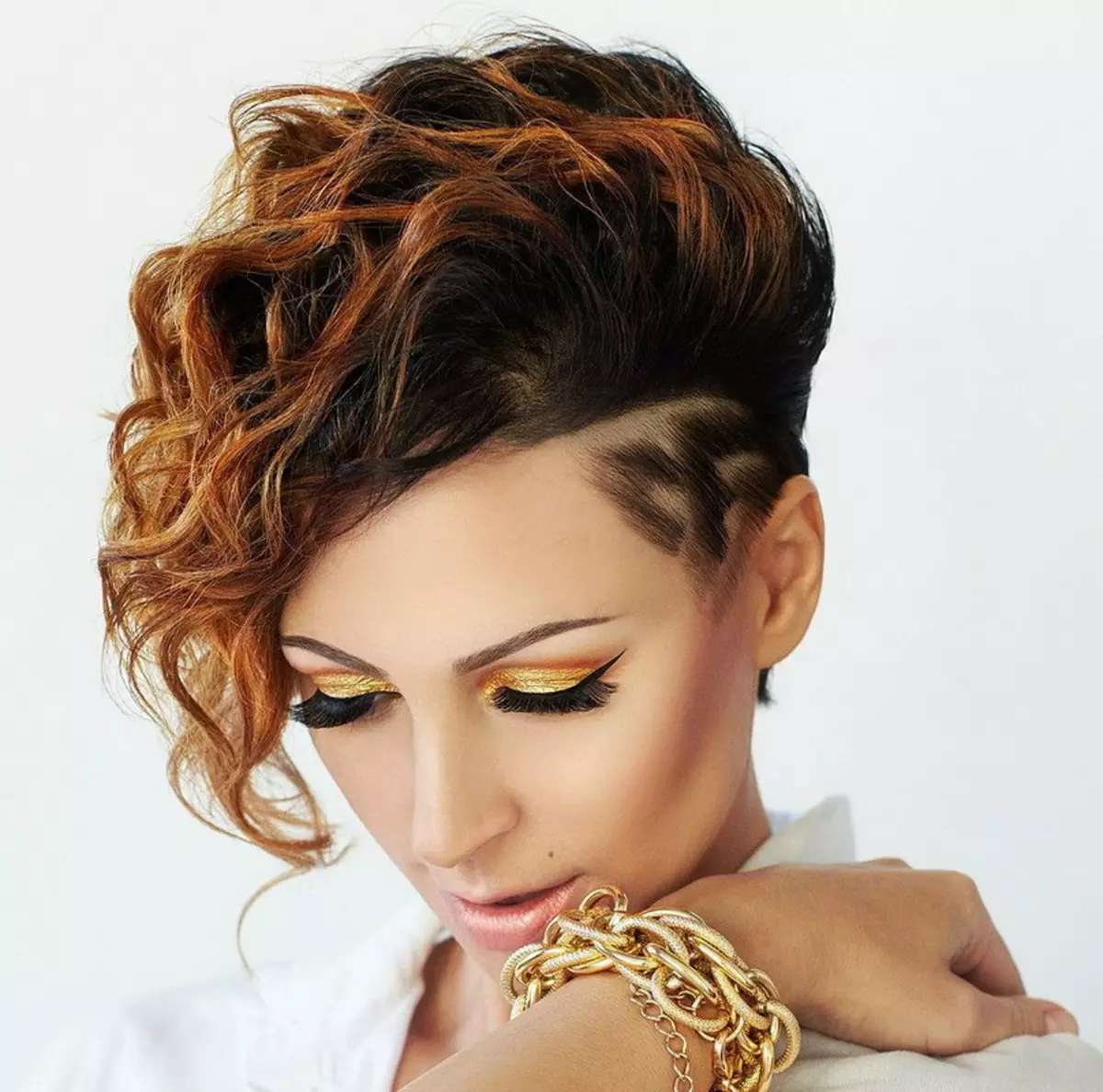 Potongan rambut wanita kreatif: gaya rambut yang sangat modis dan kreatif dengan candi yang dicukur, potongan rambut rambut pendek 5868_39