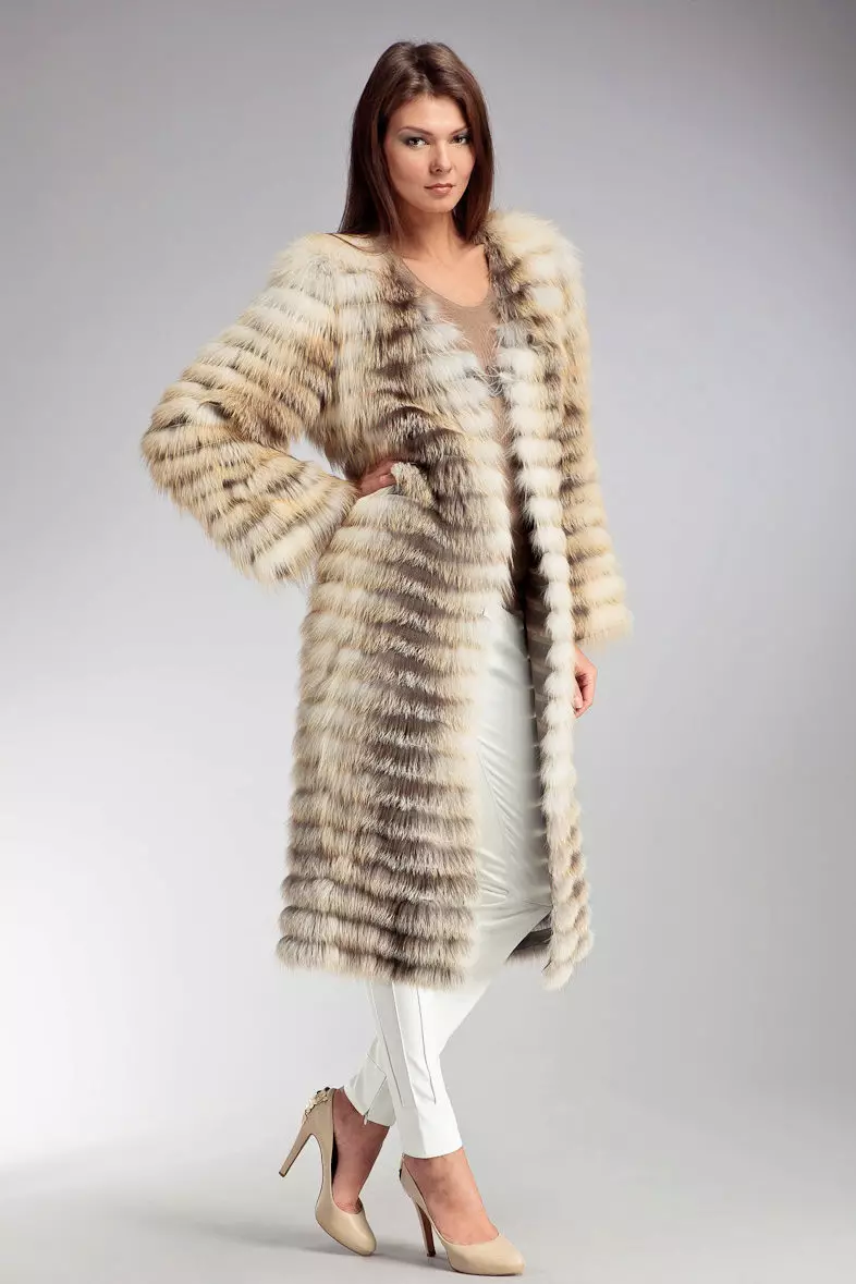 Трикотажни палто (96 снимки): Жена палто от норка върху плетена основа, с плетени ръкави, дълги, от лисици за трикотаж 589_29
