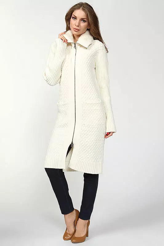 Pletený kabát (96 fotek): ženský norkový kabát na pletené bázi, s pletenými rukávy, dlouhé, z lišek na pletené oblečení 589_46