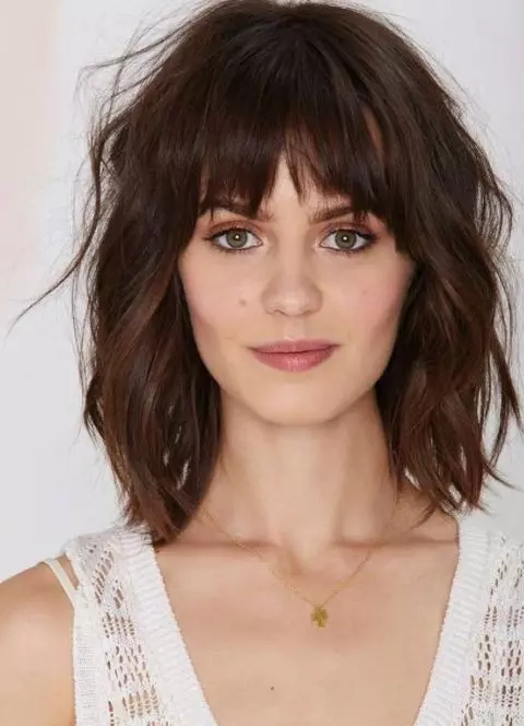 Bangs (111 photos): types and forms of bangs, options for beautiful female hairstyles like stars, features of double and other varieties of bangs 5921_53