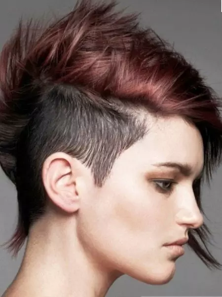 Krash Haarschnitt: Eigenschaften von Frisuren für Frauen mit kurzen und langen Haaren. Wie die Haare schneiden Mädchen mit mittellanges Haar legen? 5924_27
