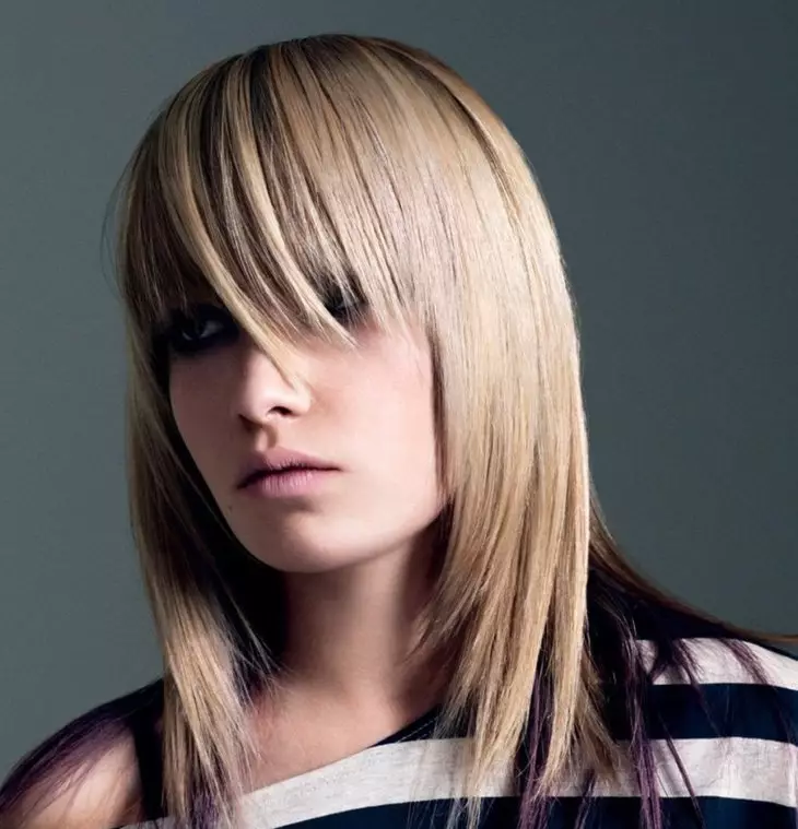 Молодіжні жіночі стрижки на середні волосся (27 фото): модні і красиві зачіски для молодих дівчат з волоссям середньої довжини 5926_6