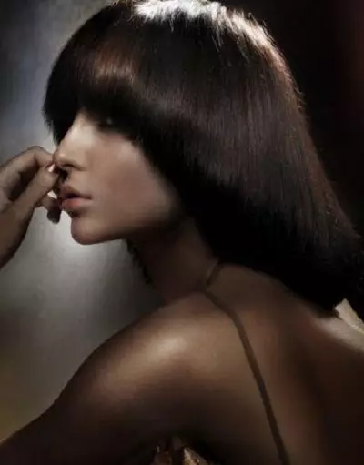 채팅 Sesson (79 장의 사진) : 모든 종류의 여성 이발사, 그들의 실행 기술, 길고 짧은 머리카락을위한 헤어 스타일 옵션 5932_43