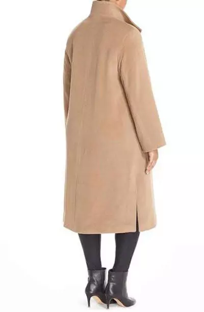 Alpaca Coat (116 fotos): Modelos de produción Italia, comentarios, abrigo de mulleres con capucha, bielorruso, germánico, de Kroyork 593_33