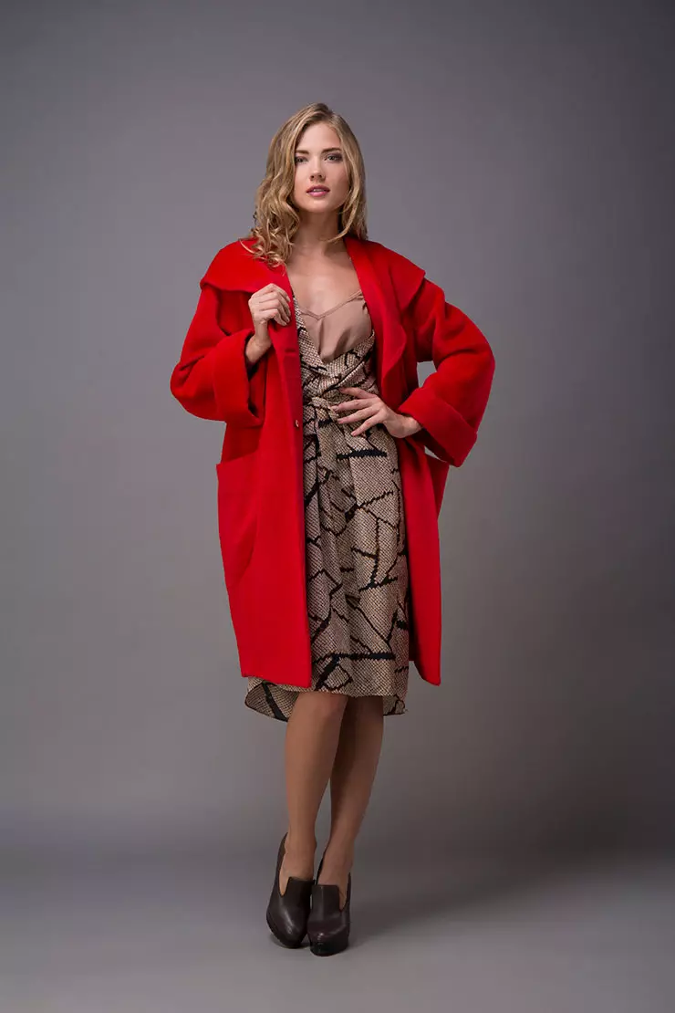 Alpaca coat (116 photos): production models ITALY, reviews, women's coat with hood, Belarusian, Germanic, from Kroyork 593_44