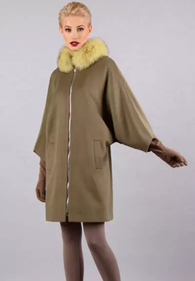 Alpaca Coat (116 fotos): Modelos de produción Italia, comentarios, abrigo de mulleres con capucha, bielorruso, germánico, de Kroyork 593_79