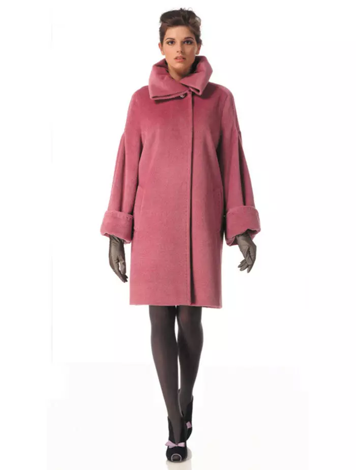 Alpaca coat (116 photos): production models ITALY, reviews, women's coat with hood, Belarusian, Germanic, from Kroyork 593_82