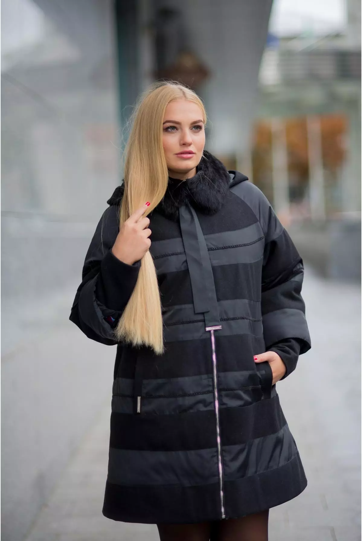 Fulde Kvinder Frakker (282 billeder): Fashion Trends 2021, Stoy Stoys, Singry Training, Fish, Finnish, Poncho 594_160