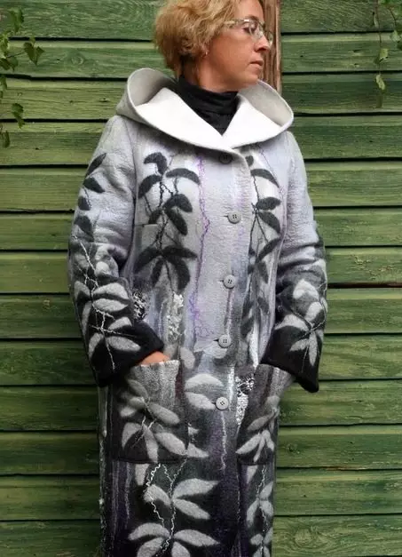 Abrigo de lana (75 fotos): Comentarios sobre la capa de valb femenino, sin forro, de Italia, abrigo de moda 595_10
