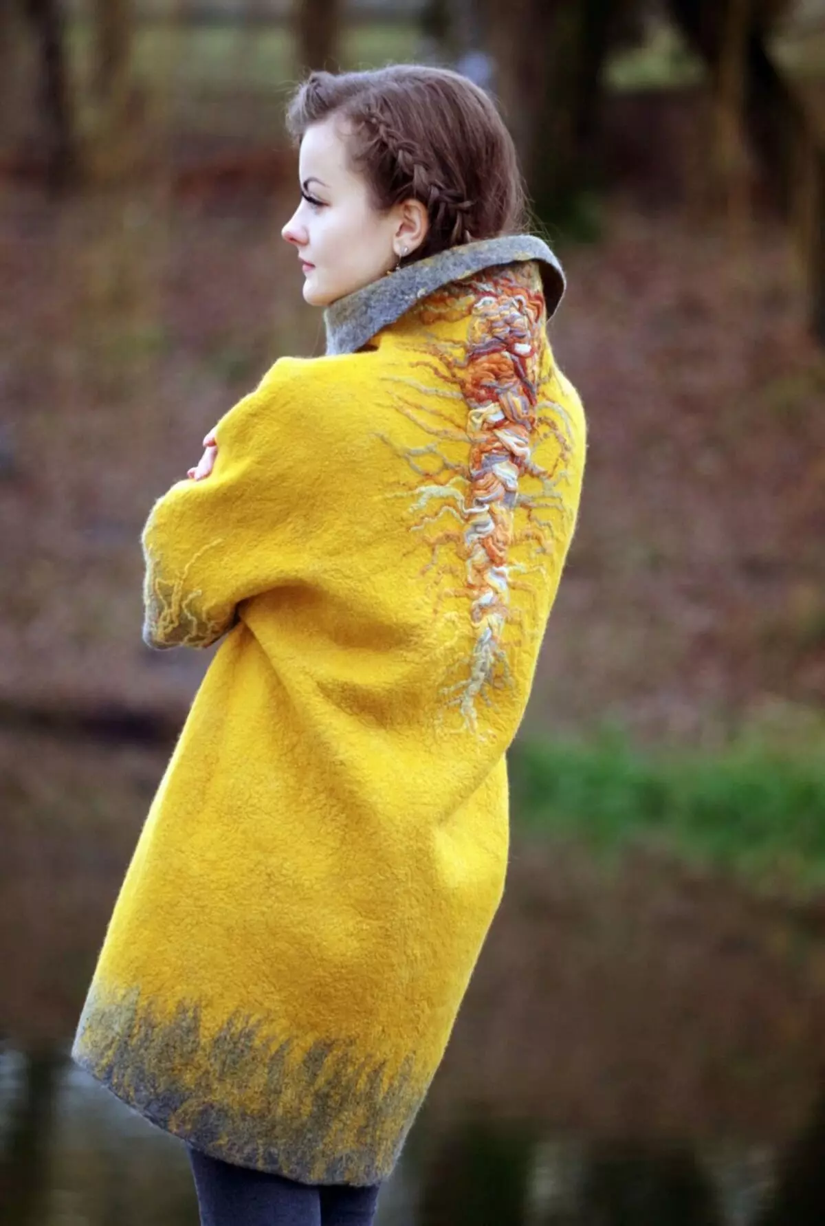 Capa de la (75 fotos): comentarios sobre a capa valb feminina, sen forro, de Italia, abrigo de moda 595_13
