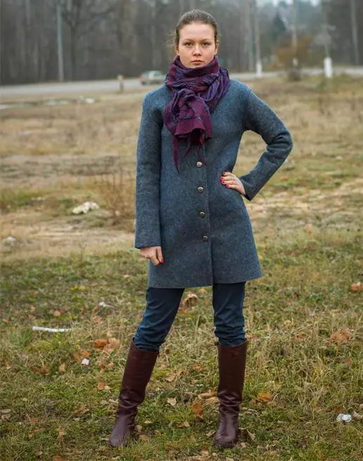 Abrigo de lana (75 fotos): Comentarios sobre la capa de valb femenino, sin forro, de Italia, abrigo de moda 595_18