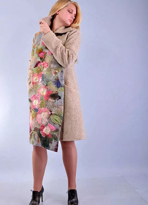 Abrigo de lana (75 fotos): Comentarios sobre la capa de valb femenino, sin forro, de Italia, abrigo de moda 595_21
