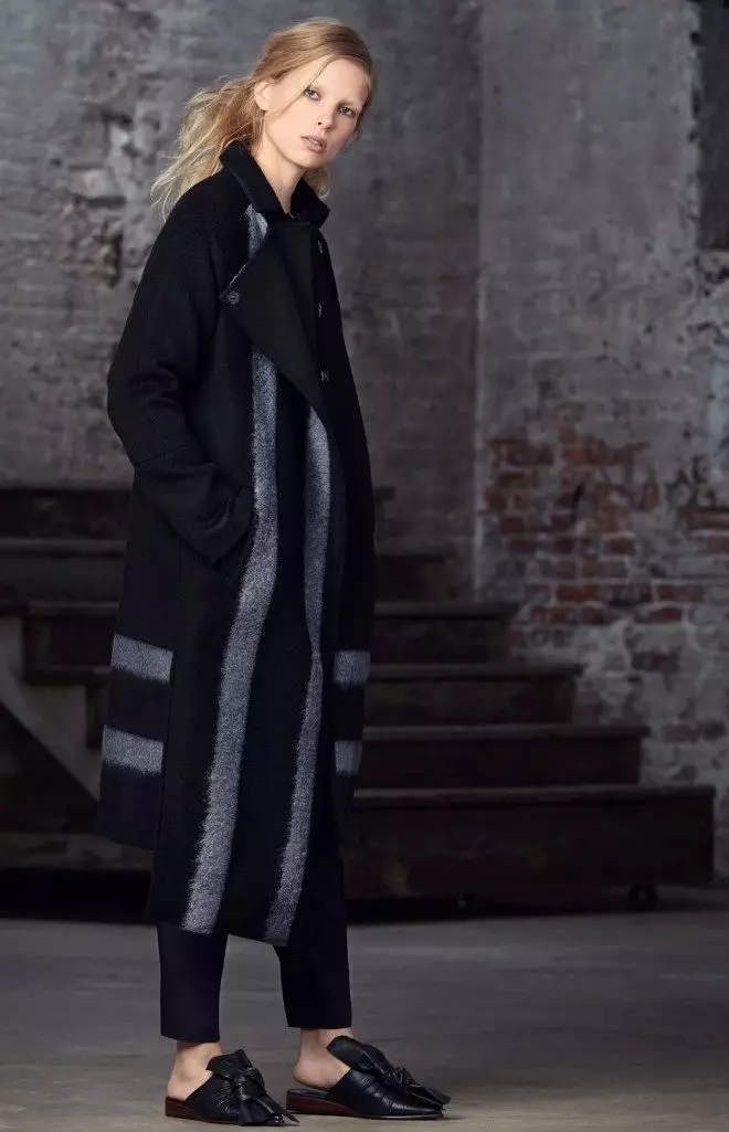 Abrigo de lana (75 fotos): Comentarios sobre la capa de valb femenino, sin forro, de Italia, abrigo de moda 595_24