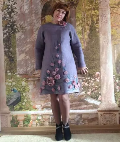 Abrigo de lana (75 fotos): Comentarios sobre la capa de valb femenino, sin forro, de Italia, abrigo de moda 595_26